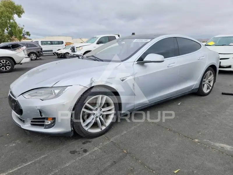 2014 Tesla Model S photo