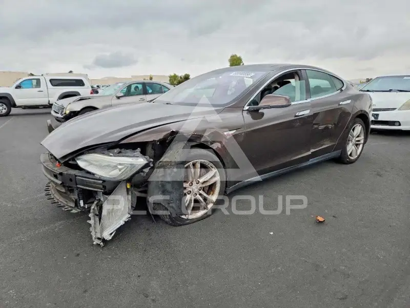 2014 Tesla Model S фото