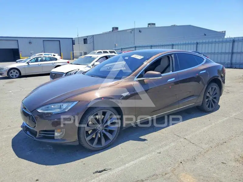 2014 Tesla Model S фото