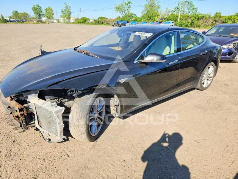 2014 Tesla Model S photo