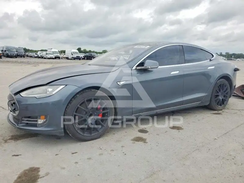 2014 Tesla Model S photo