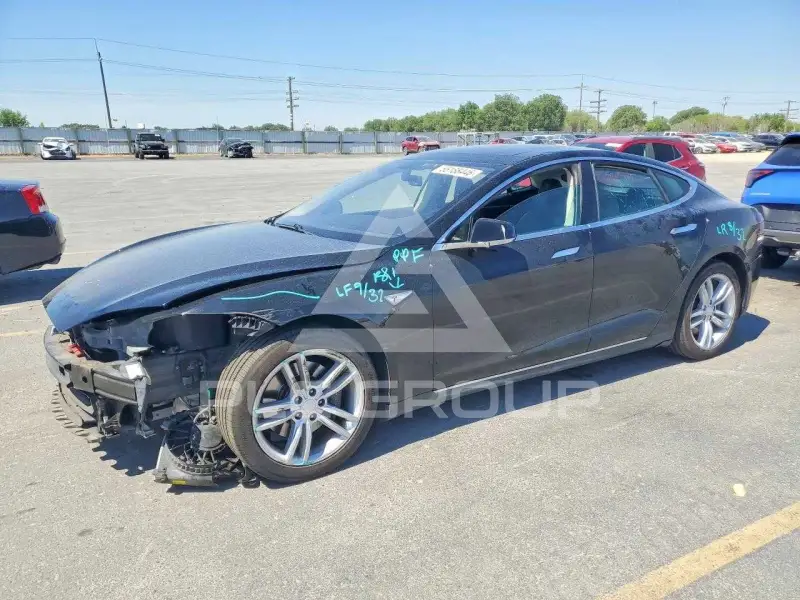 2014 Tesla Model S photo
