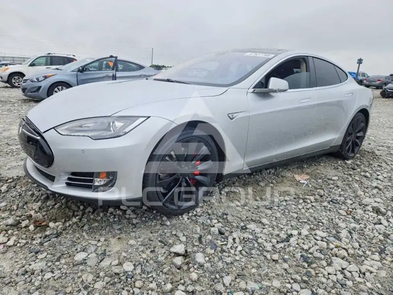 2014 Tesla Model S фото