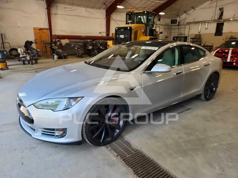 2014 Tesla Model S фото