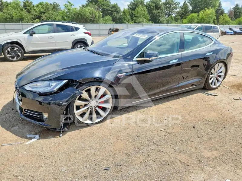 2014 Tesla Model S фото