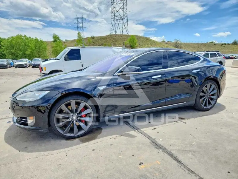 2014 Tesla Model S фото