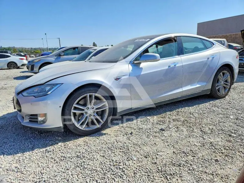 2014 Tesla Model S фото