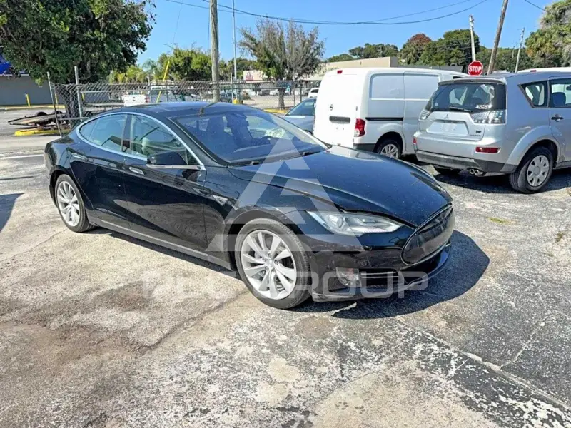 2014 Tesla Model S фото