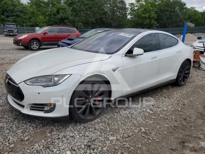 2014 Tesla Model S photo