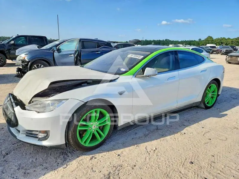 2014 Tesla Model S фото