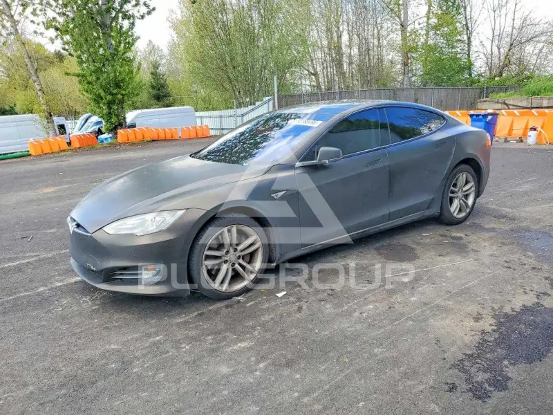 2014 Tesla Model S фото