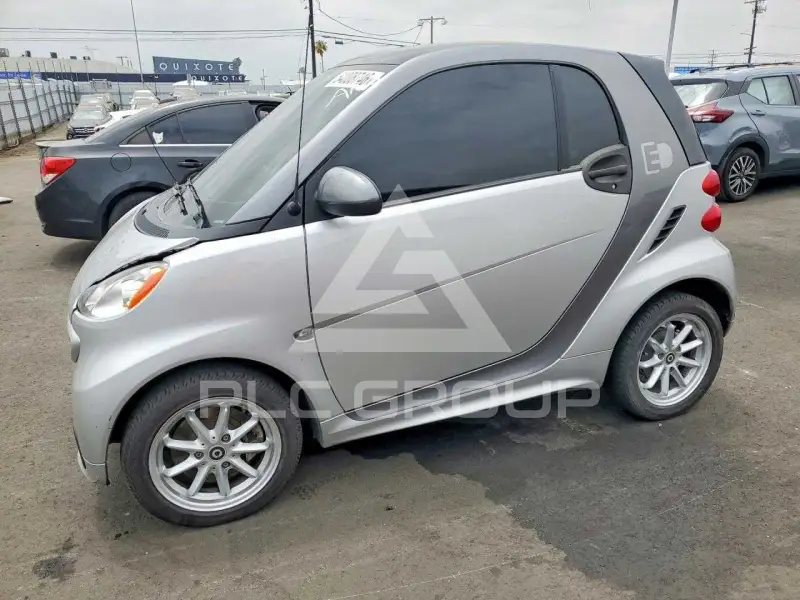 2014 Smart FORTWO photo