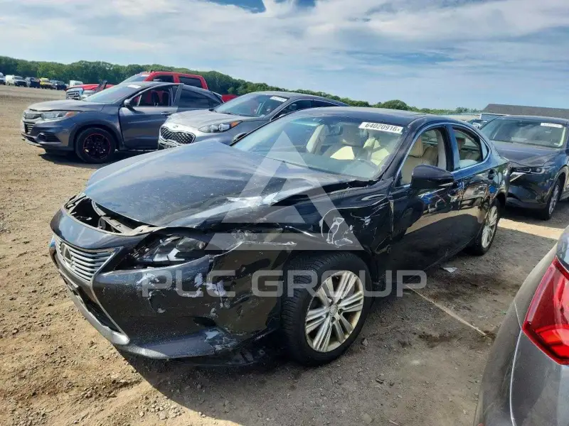 2014 Lexus ES350 photo
