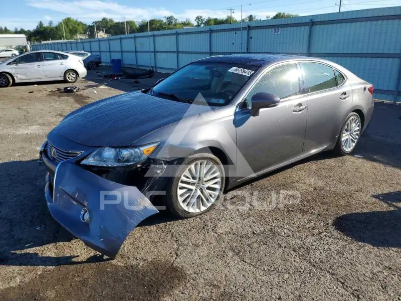 2014 Lexus ES350 photo