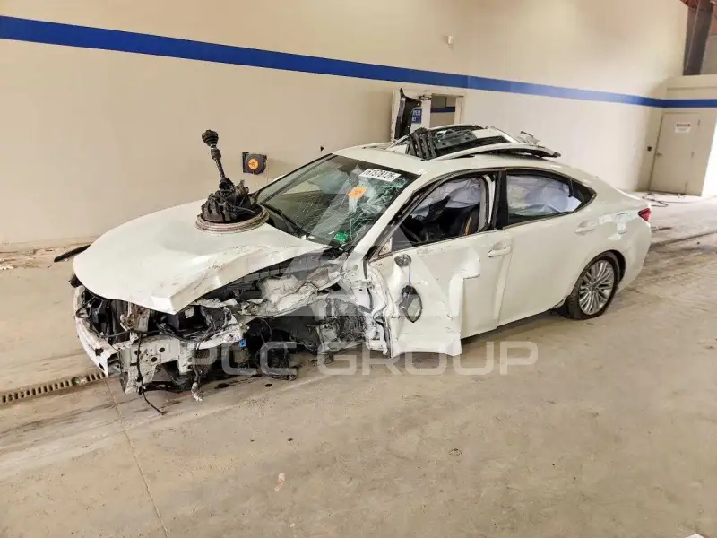 2014 Lexus ES350 photo