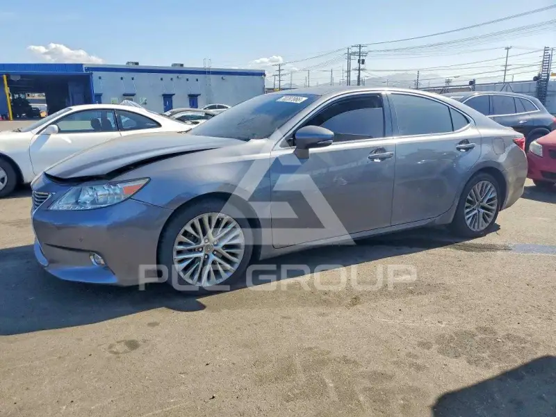 2014 Lexus ES350 photo