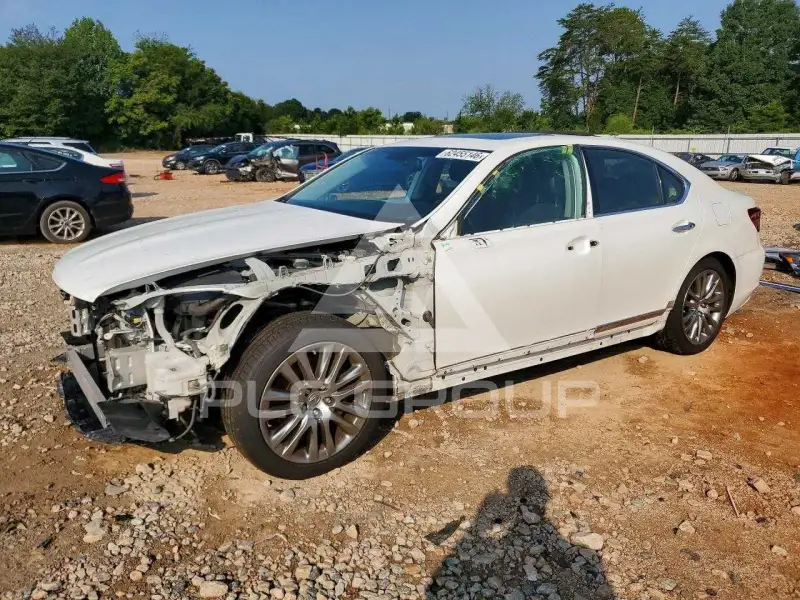 2014 Lexus LS460 photo