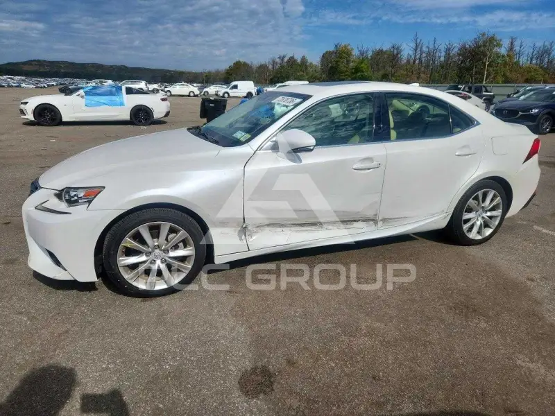 2014 Lexus IS photo