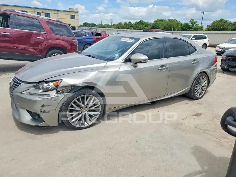 2014 Lexus IS photo