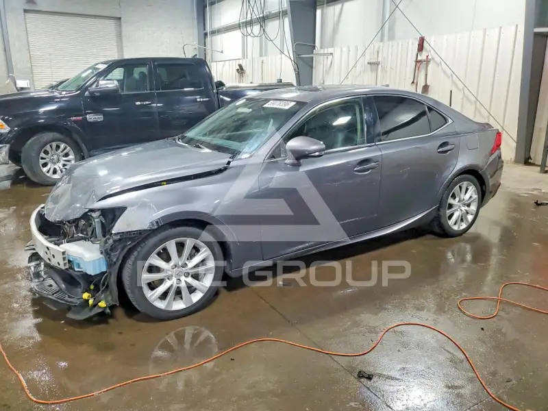 2014 Lexus IS фото