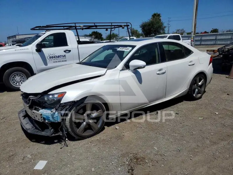2014 Lexus IS photo