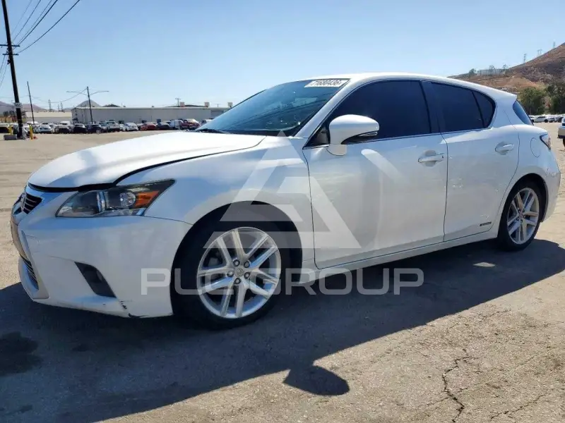 2014 Lexus CT200 photo