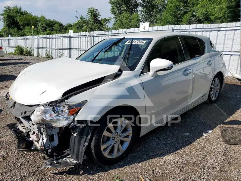 2014 Lexus CT200 photo
