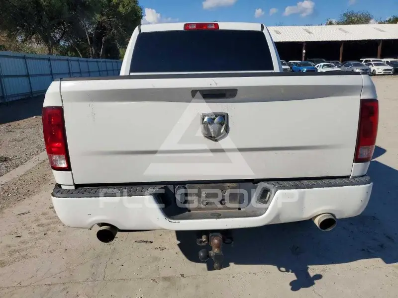 2014 RAM 1500 photo
