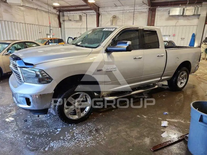 2014 RAM 1500 photo