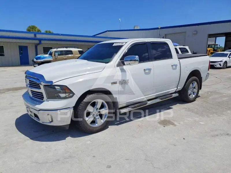 2014 RAM 1500 photo