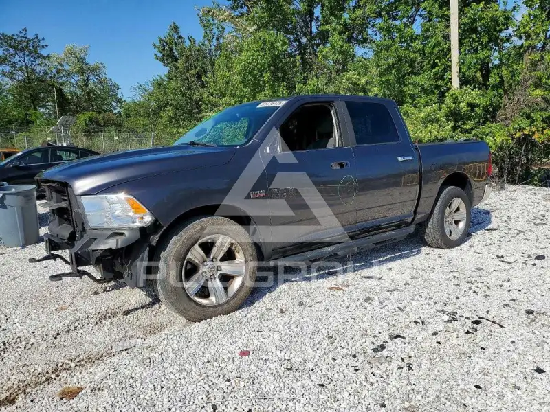 2014 RAM 1500 photo