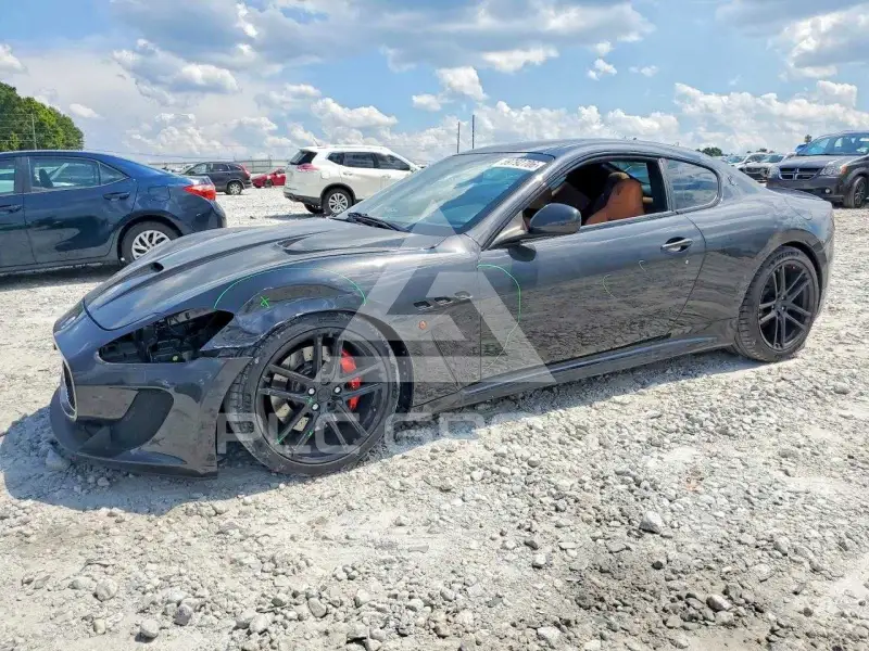 2014 Maserati GRANTURISMO фото