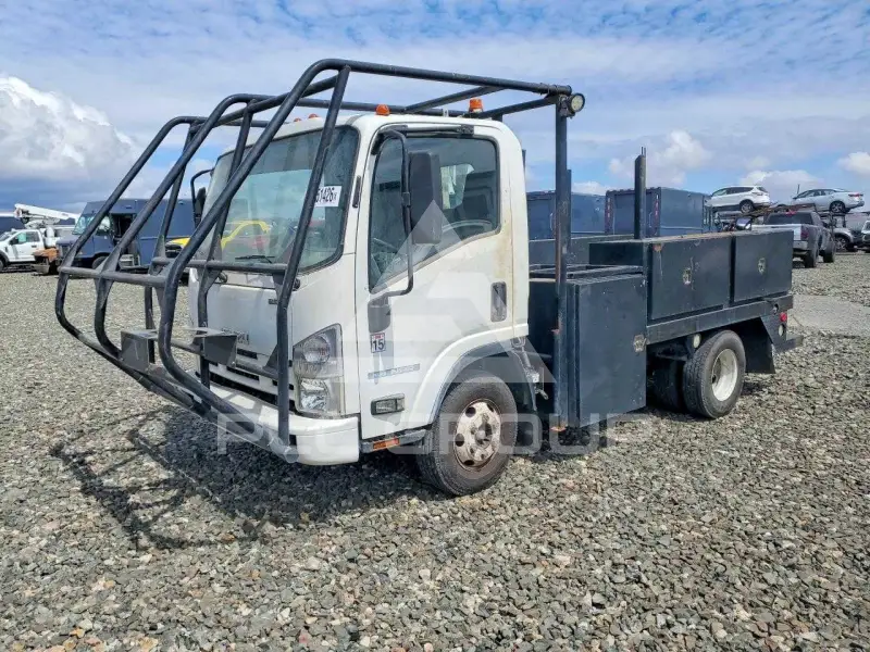 2014 Isuzu NPR photo
