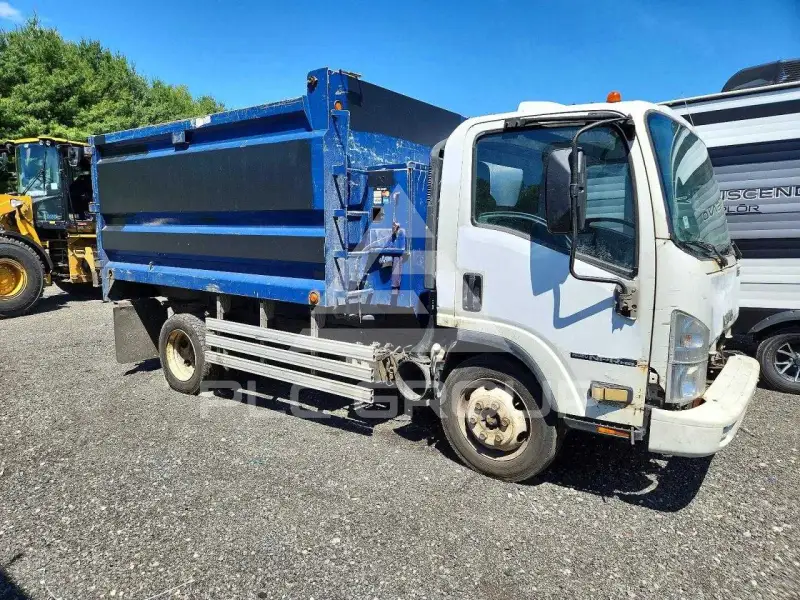 2014 Isuzu NPR photo