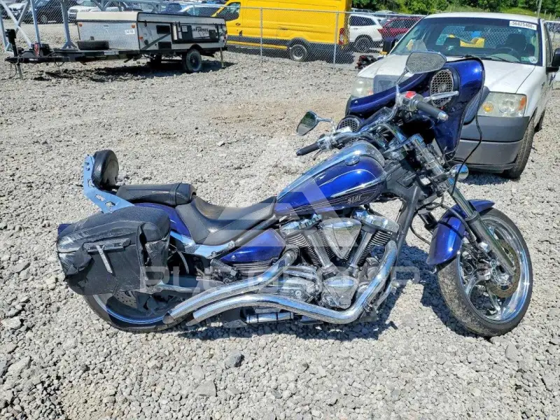 2014 Yamaha XV1900 photo