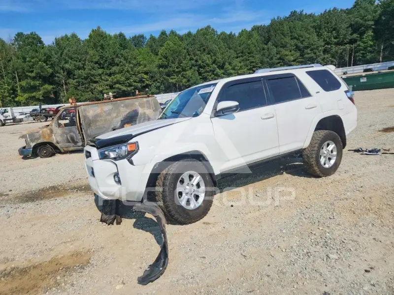 2014 Toyota 4 RUNNER photo