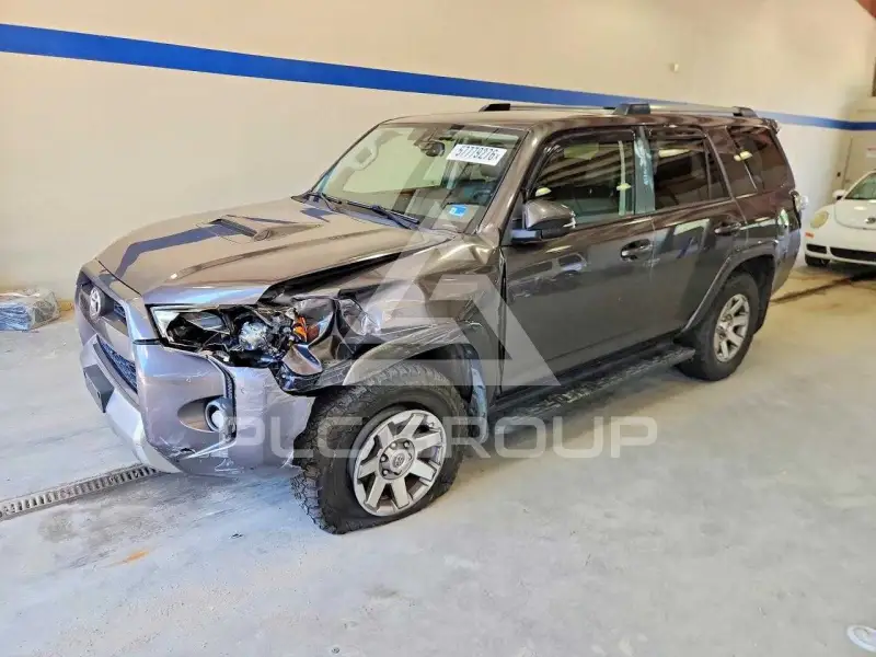 2014 Toyota 4 RUNNER photo