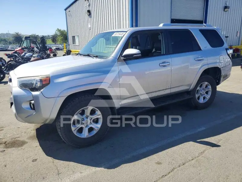 2014 Toyota 4 RUNNER photo