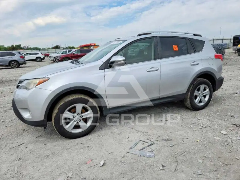 2014 Toyota RAV4 фото