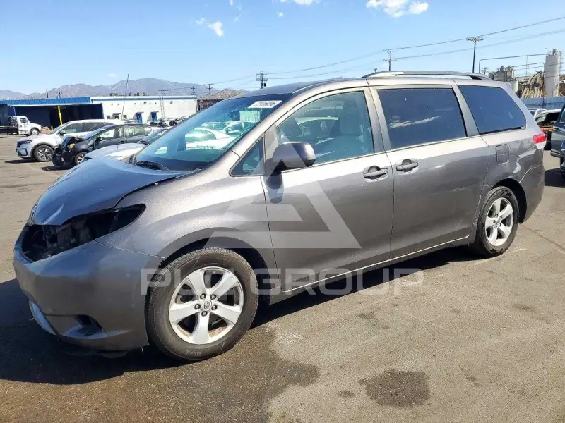2014 Toyota SIENNA фото