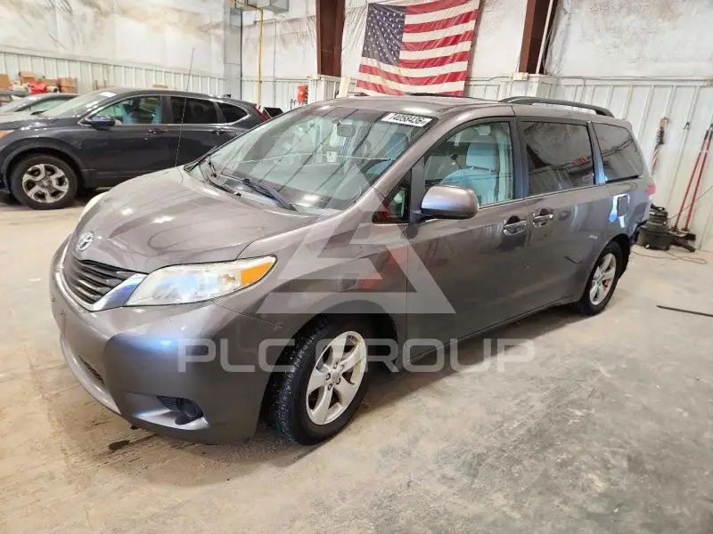 2014 Toyota SIENNA фото
