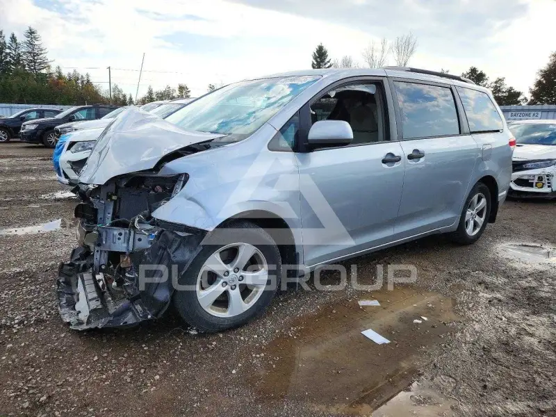 2014 Toyota SIENNA фото