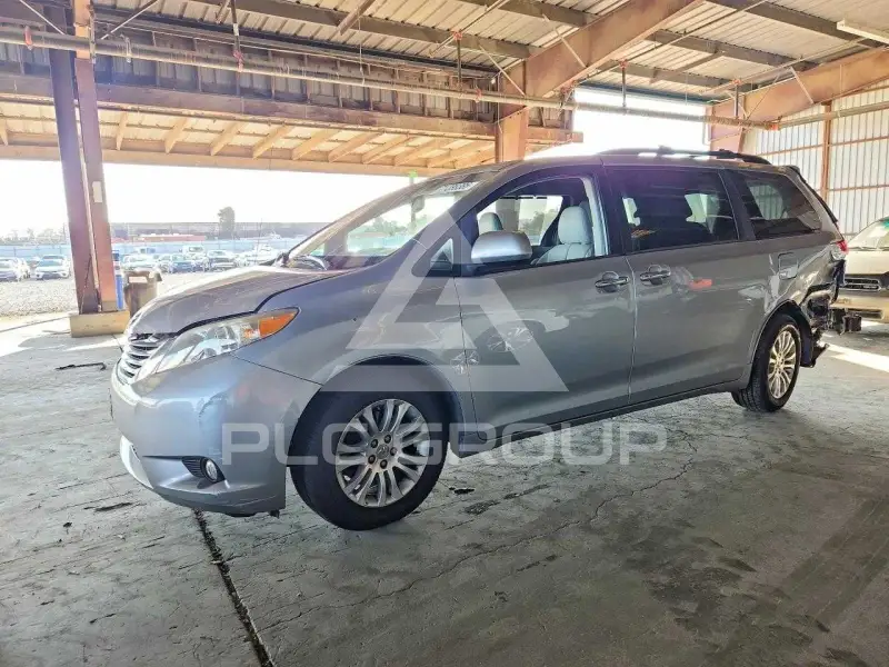 2014 Toyota SIENNA фото