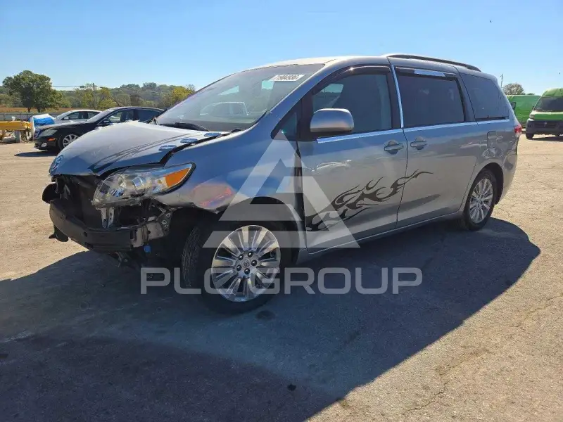 2014 Toyota SIENNA фото
