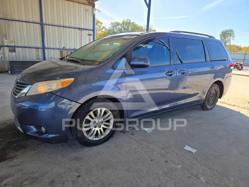 2014 Toyota SIENNA фото