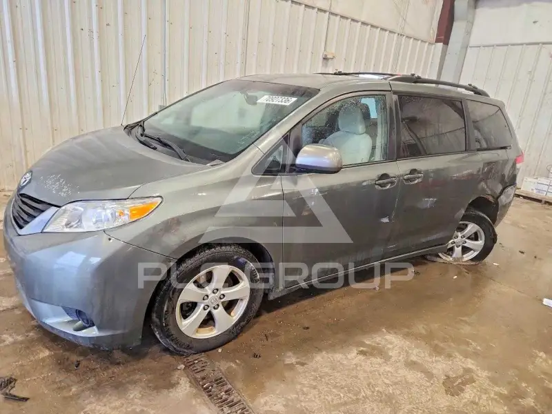 2014 Toyota SIENNA фото