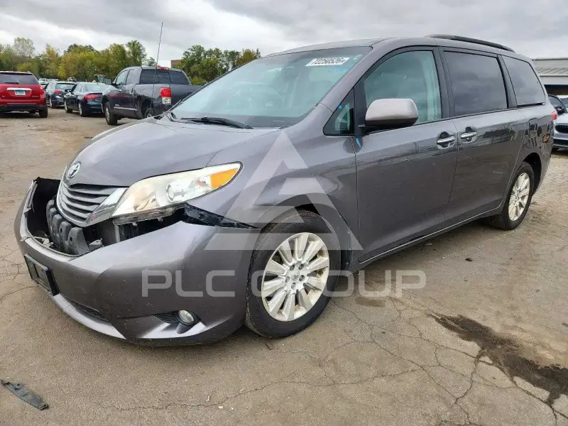 2014 Toyota SIENNA фото