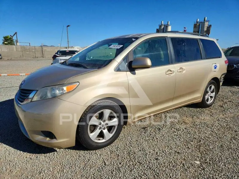 2014 Toyota SIENNA фото