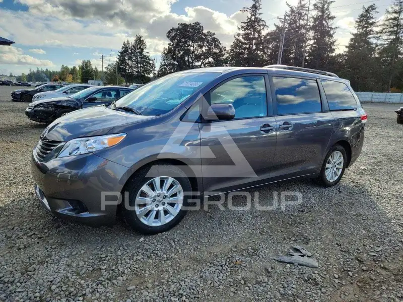 2014 Toyota SIENNA фото