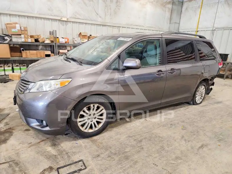 2014 Toyota SIENNA фото